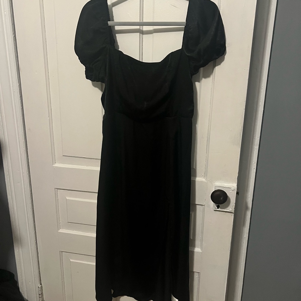 Miami Black Puff Sleeve Midi Dress